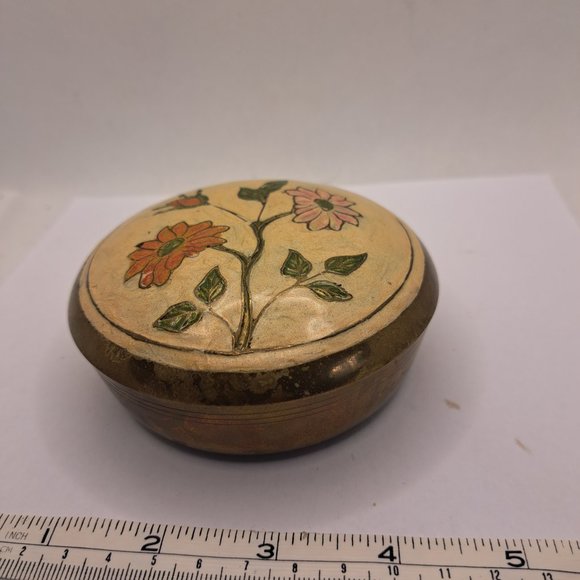 Brass lidded jewelery box - Picture 7 of 7